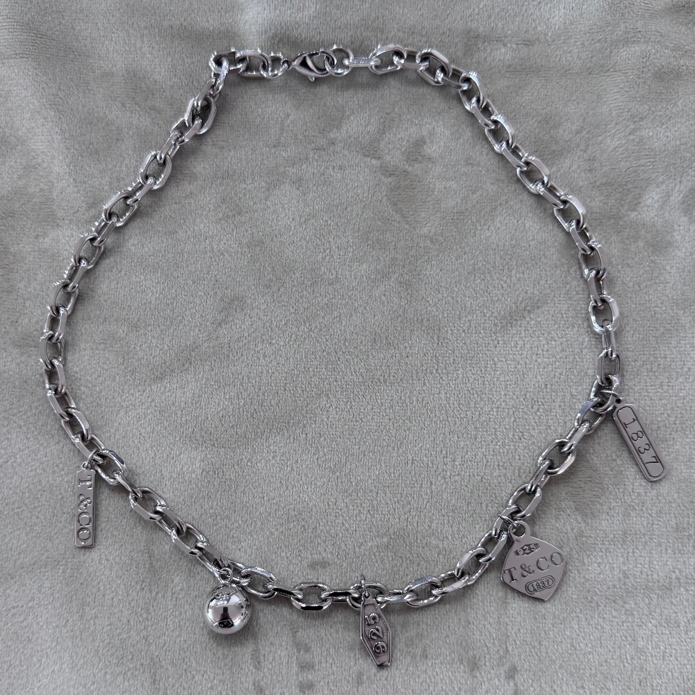 TIFFANY & CO - RARE RETIRED 1837 5 CHARMS NECKLACE - MINT - Picture 3 of 4